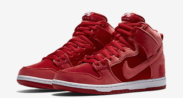 Super tenisky Nike SB Dunk High Red Velvet