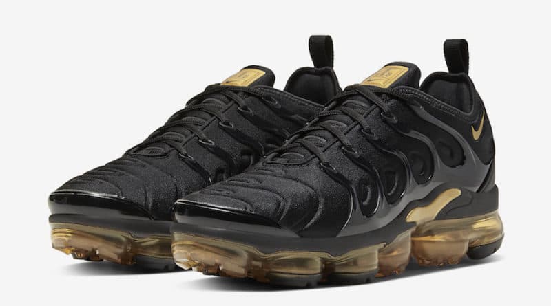 Tenisky Nike Air VaporMax Plus with gold