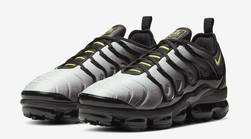 Tenisky Nike Air VaporMax Plus Neon