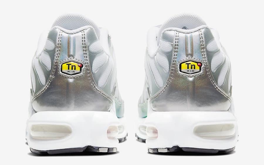 Tenisky Nike Air Max Plus White Metallic CW2646-100