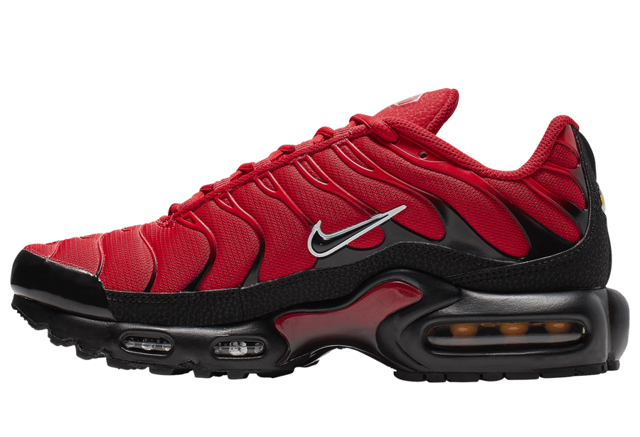 air max plus red on feet