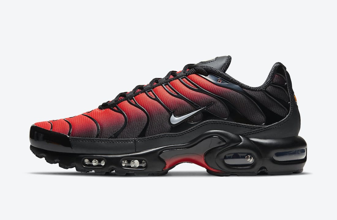 Pánské černé a červené tenisky Nike Air Max Plus White Silver Black Red DC1936-001 nízké sportovní boty a obuv Nike