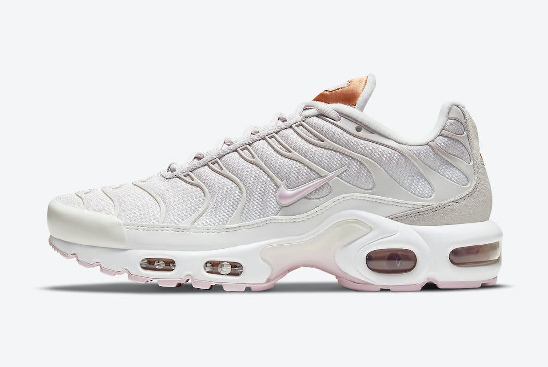 Pánské bílé tenisky Nike Air Max Plus White Soft Pink Metallic Copper DD6612-001 nízké sportovní boty a obuv Nike