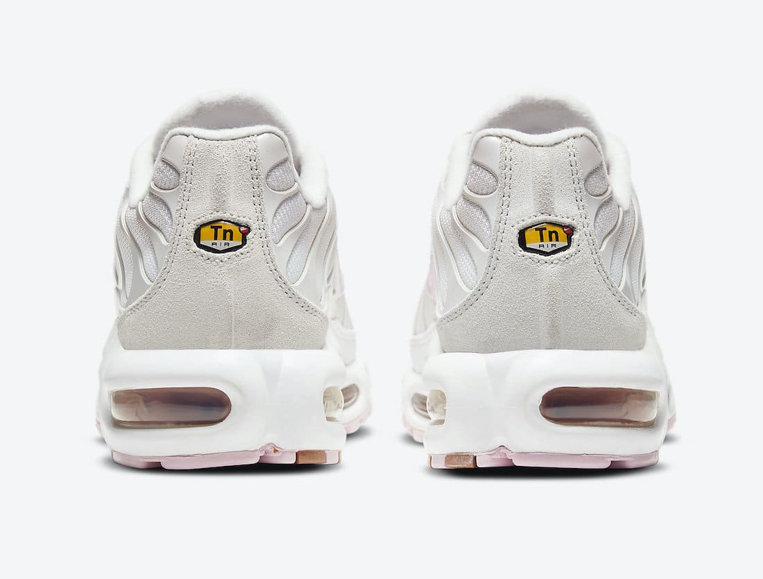 Pánské bílé tenisky Nike Air Max Plus White Soft Pink Metallic Copper DD6612-001 nízké sportovní boty a obuv Nike