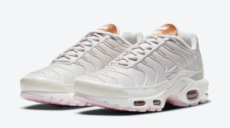 Pánské bílé tenisky Nike Air Max Plus White Soft Pink Metallic Copper DD6612-001 nízké sportovní boty a obuv Nike