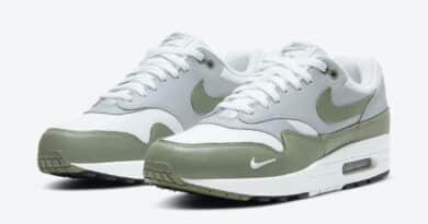 Pánské bílé zelené tenisky a botasky Nike Air Max 1 White/Spiral Sage-Wolf Grey-Black DB5074-100 nízké sportovní boty a obuv Nike