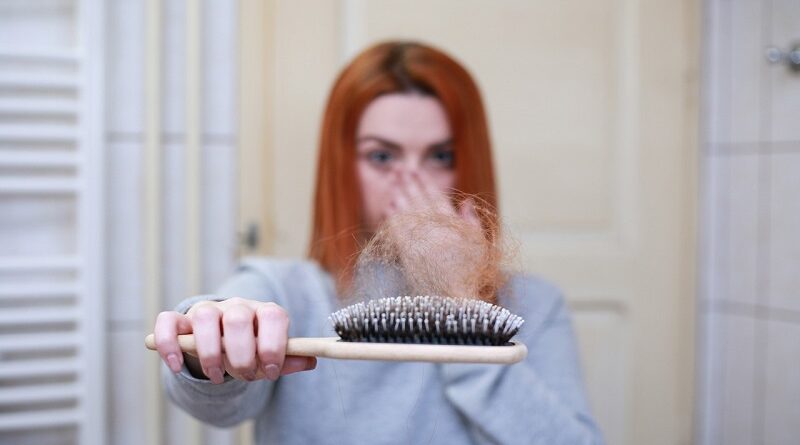 Jaké jsou příčiny vypadávání vlasů a plešatění u mužů a žen