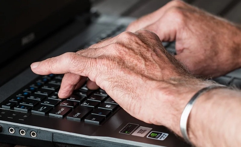 10 přírodních prostředků pro boj s revmatoidní artritidou