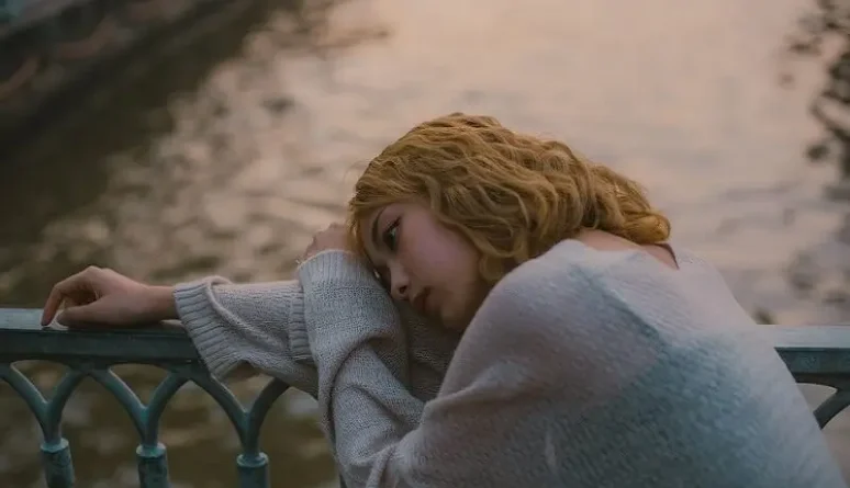 Stres a přetížená mysl způsobují, že se budíte